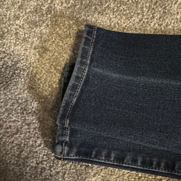 American Eagle Outfitters Dark Wash Skinny Jeans. Super Stretch - Picture 4 of 4